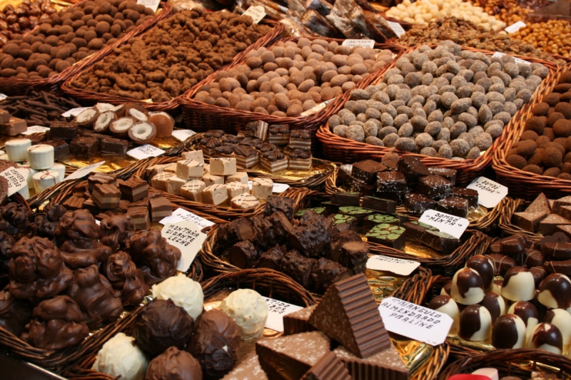 vitrine-BEAULIEU SUR MER-min_chocolates_chocolate_nibble_sweetness_fine_chocolates_gourmet_candy_brand-752083