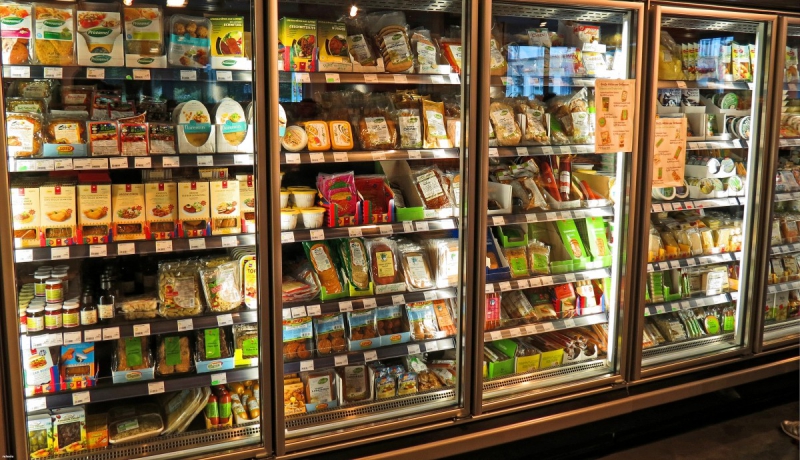 vitrine-BEAULIEU SUR MER-min_supermarket_fridge_produce_food_market_retail_shop_store-858798